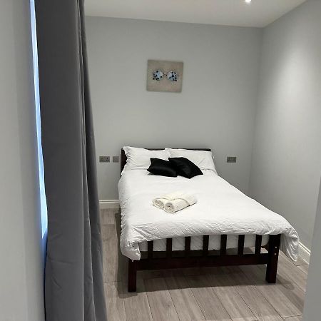 Guest&Rest 8 Apartment Лондон Екстериор снимка