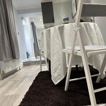Guest&Rest 8 Apartment Лондон Екстериор снимка