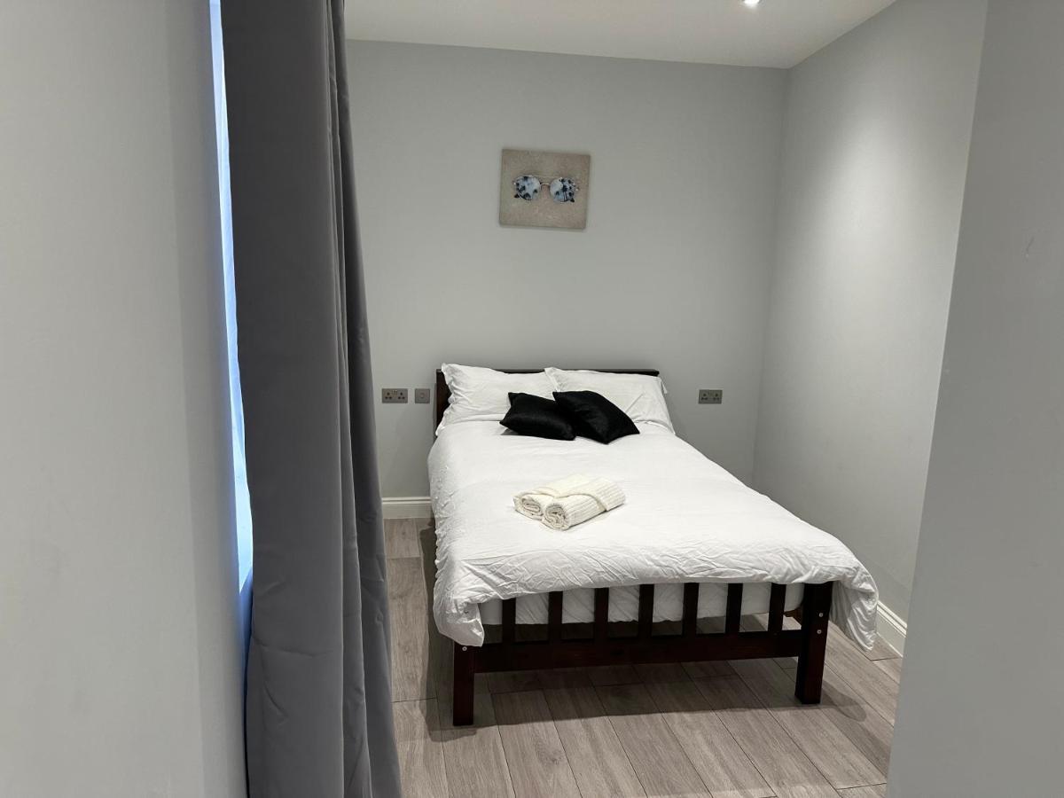 Guest&Rest 8 Apartment Лондон Екстериор снимка