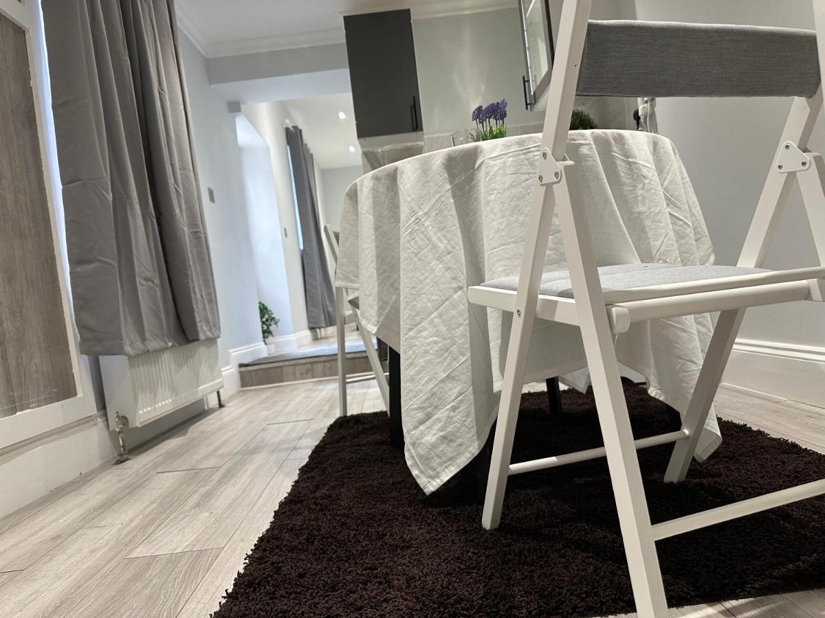 Guest&Rest 8 Apartment Лондон Екстериор снимка